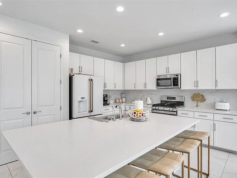 32203 Mahogany Valley Dr — Photo 4