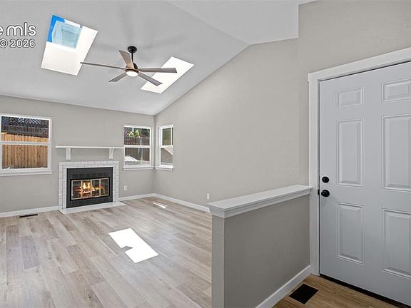 4th image of 2385 Ambleside Dr