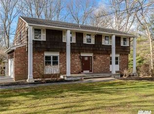 14 Southwick Ct N, Plainview, NY 11803