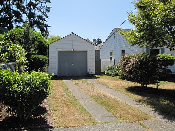 4th image of 3757 SW Ida St