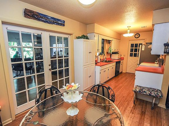 4th image of 3121 Dunkeld Pl