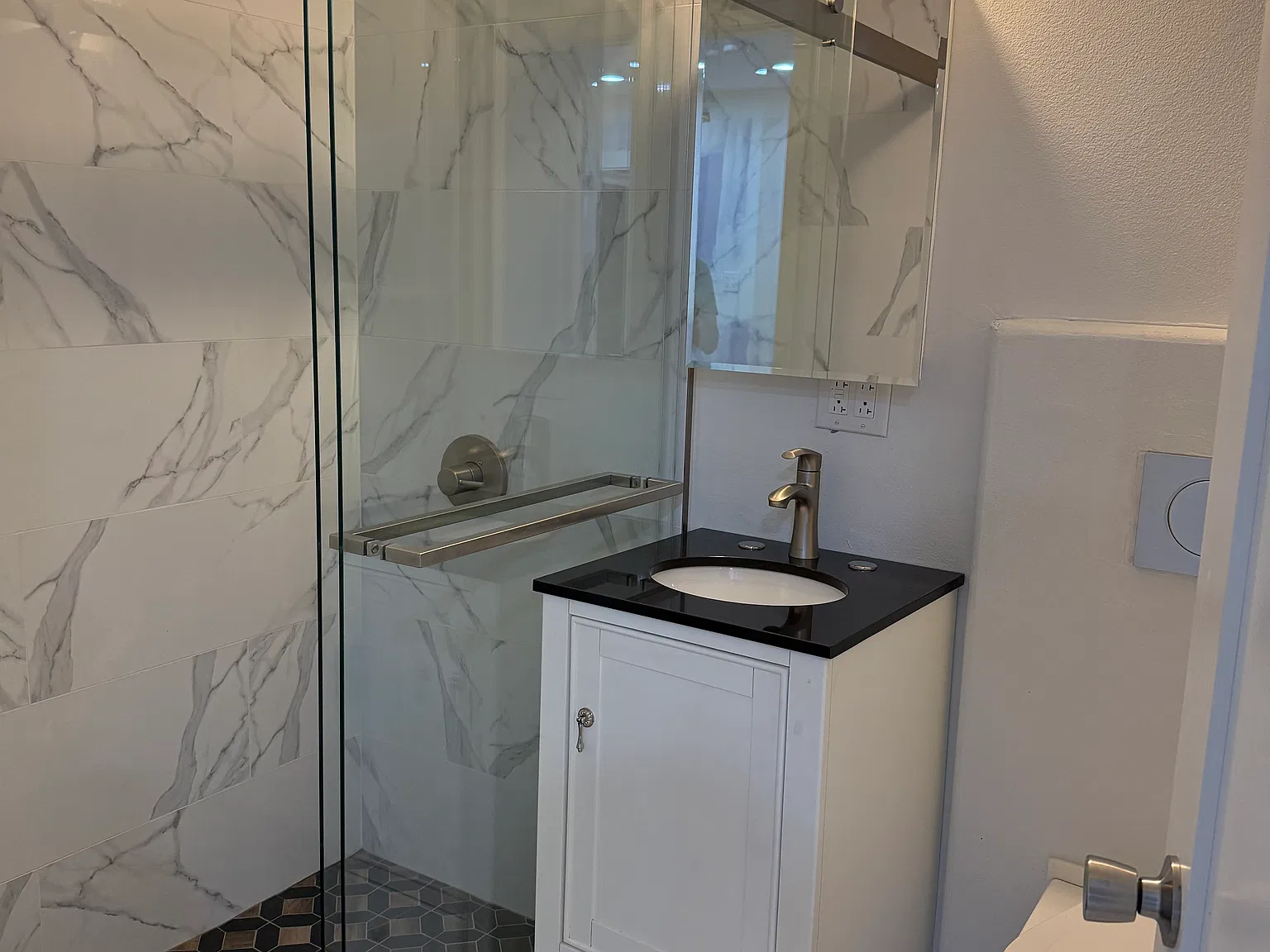 4 bed, 1200 sqft, $1,300 — Photo 1