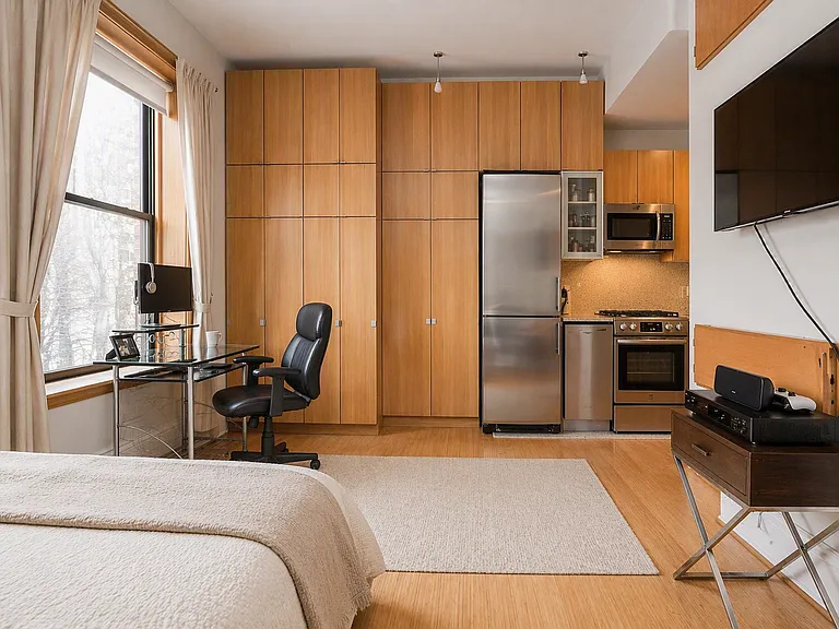 362 Commonwealth Ave #2J — Photo 2