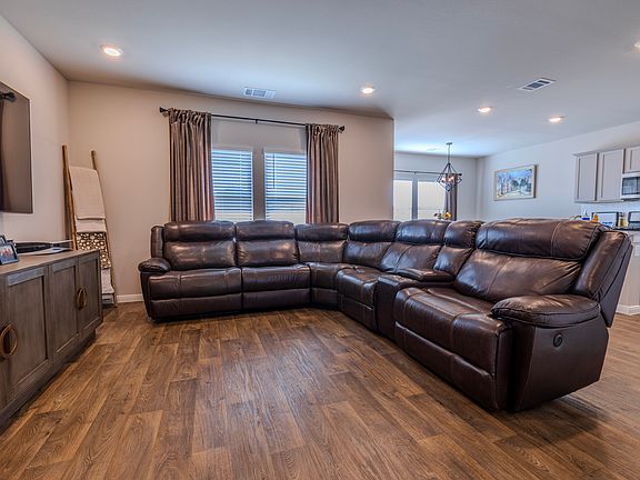 5th image of 178 Coralbean Dr