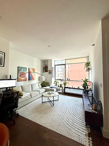 26-26 Jackson Ave #903 Photo 1
