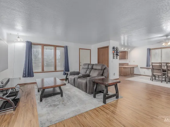 223 N 9th St, Payette, ID 83661