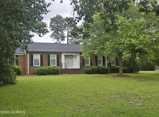 1427 E Martin Luther King Dr, Maxton, NC 28364