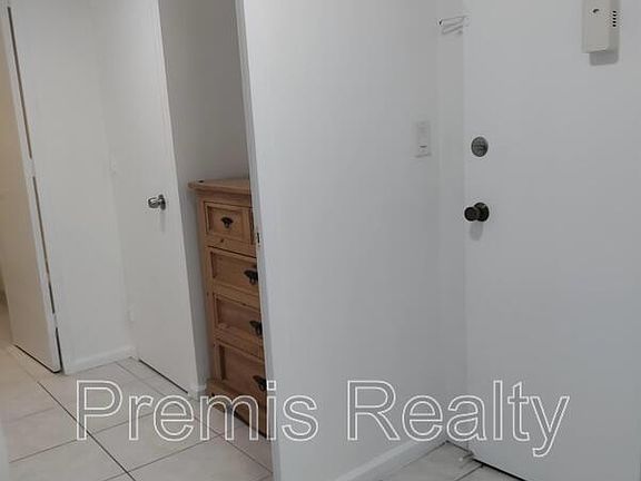 2nd image of 880 Mandalay Ave #N203-1