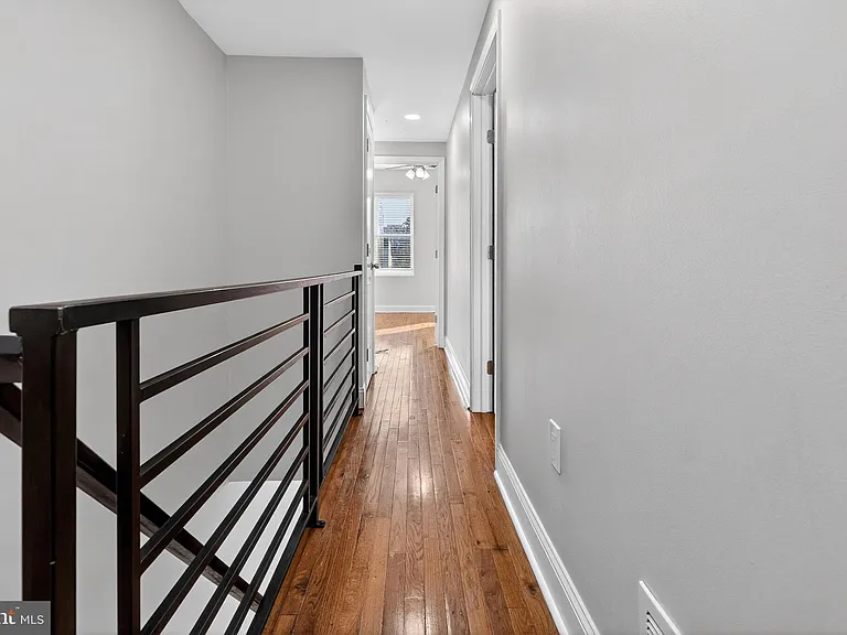 2543 Nicholas St — Photo 14