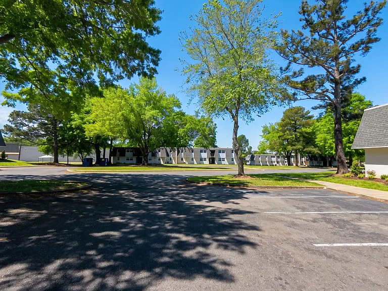 The Pointe on Lafayette — Photo 37