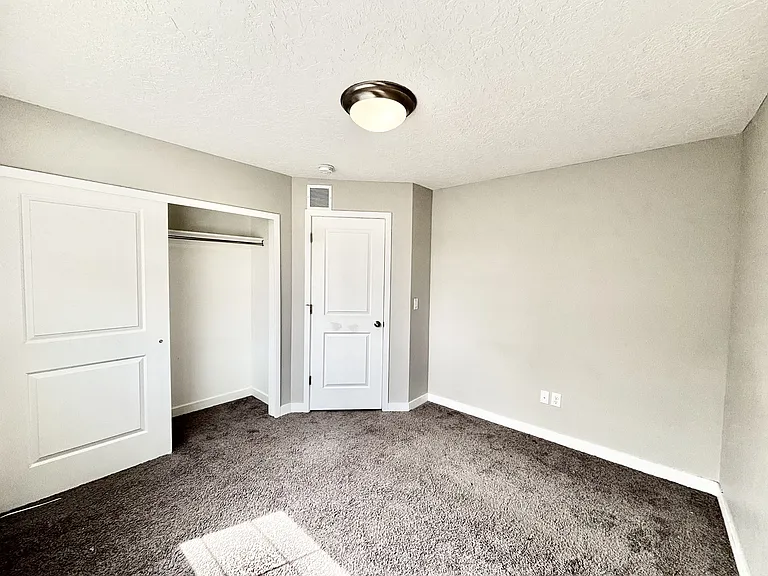 153 E Brushy Canyon St #1 — Photo 37