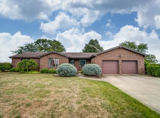 18920 Woodburn Rd, Woodburn, IN 46797