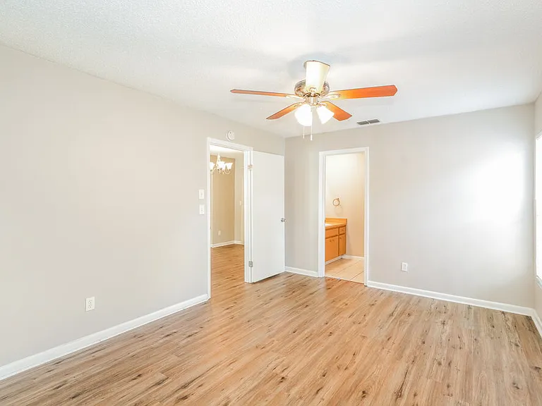 17507 Cranbrook Dr — Photo 11