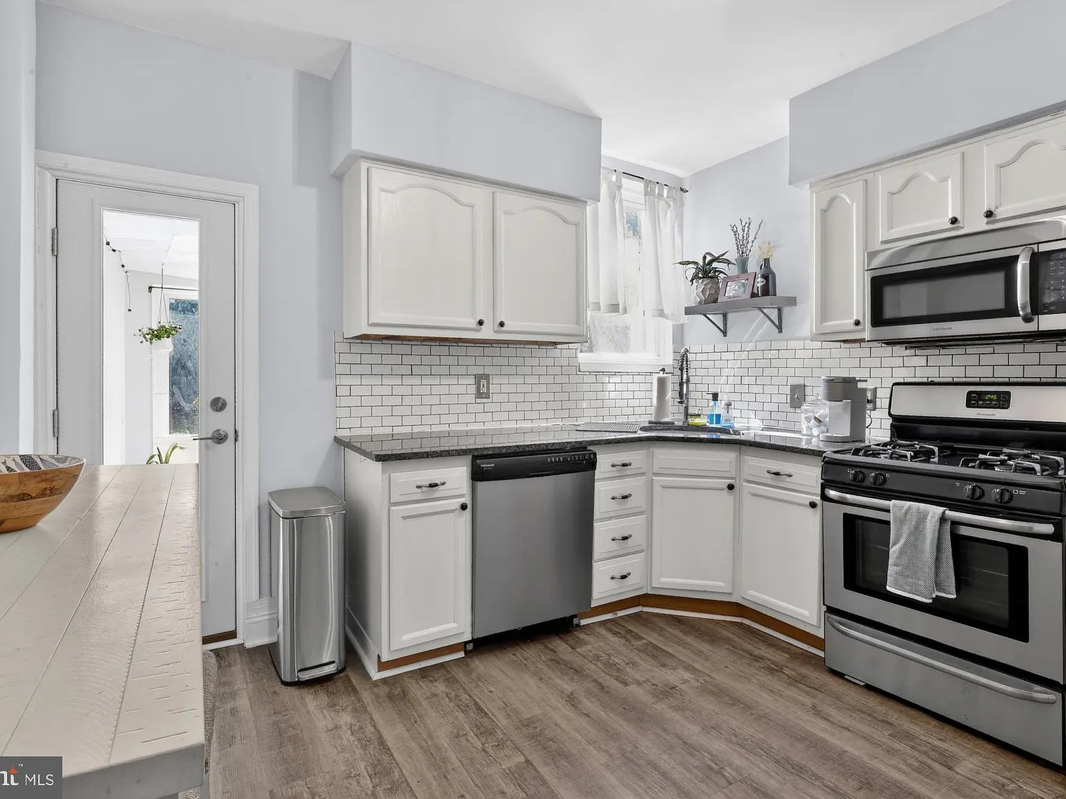 2 bed, 1.0 bath, 780 sqft, $2,195 — Photo 4