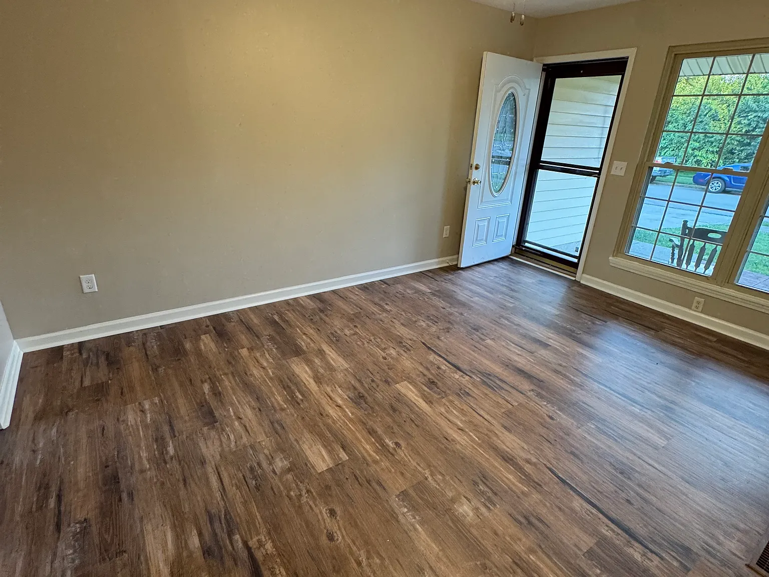 3 bed, 1.5 bath, $1,495 — Photo 2