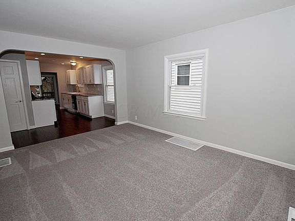 3rd image of 323 E Lincoln Ave