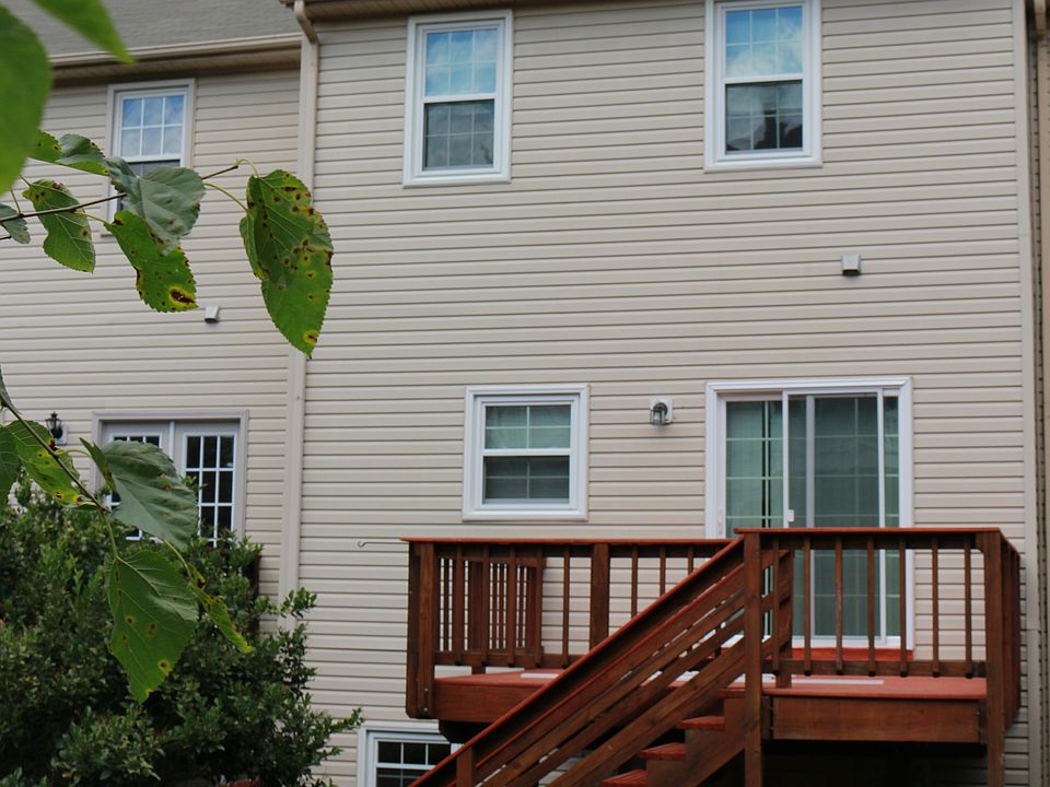 1st image of 109 Barrie Pl