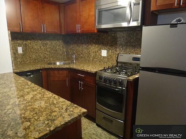 2nd image of 156 Bleecker St #3BW