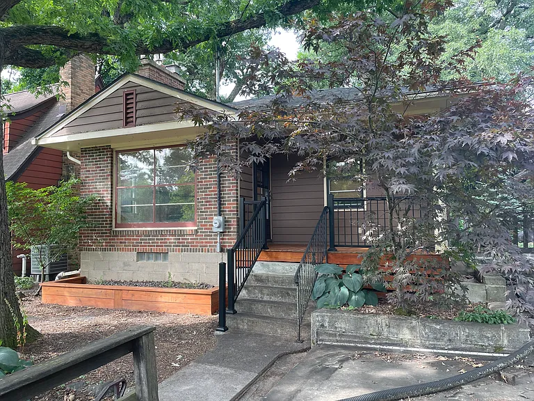 608 Chapman St — Photo 1