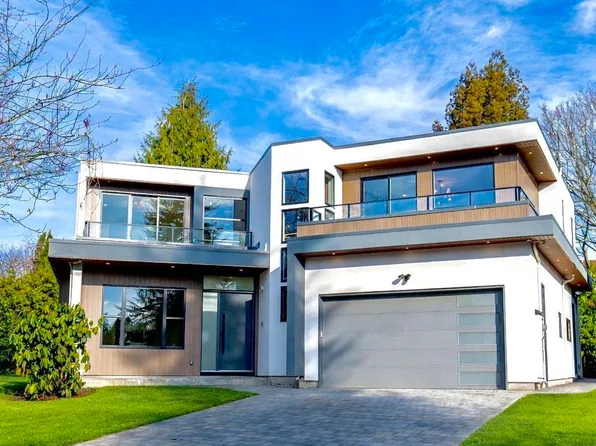 15043 19a Ave, Surrey, BC V4A 7G8