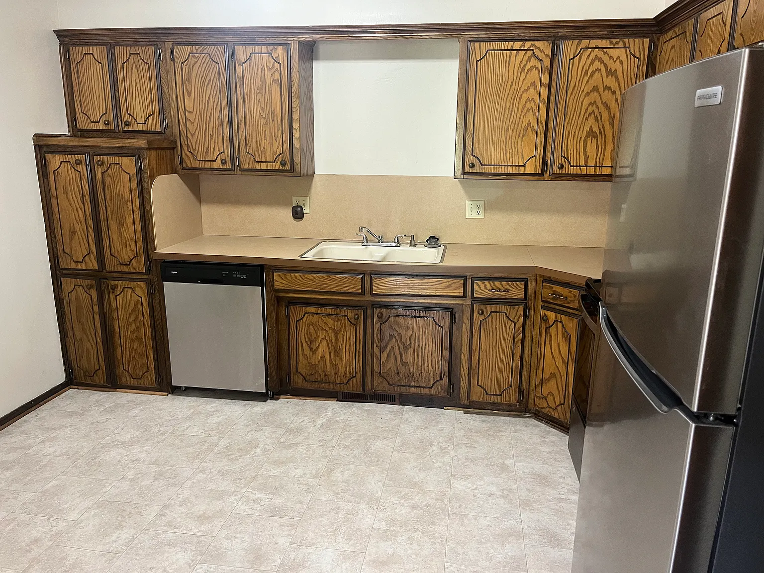 3 bed, 1400 sqft, $1,500 — Photo 2