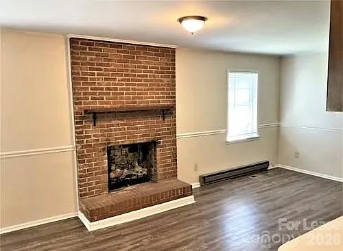 1817 Balfour Ln — Photo 2