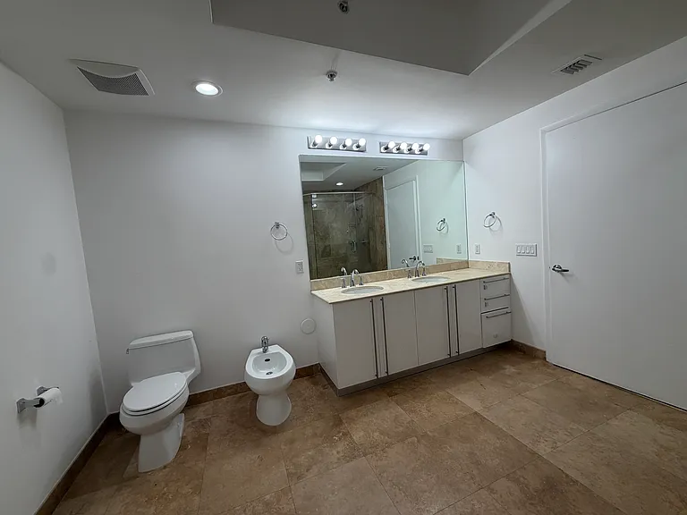 3030 NE 188th St #509 — Photo 14