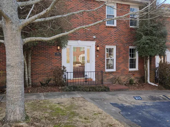 311 Cambridge Place Dr, Little Rock, AR 72227