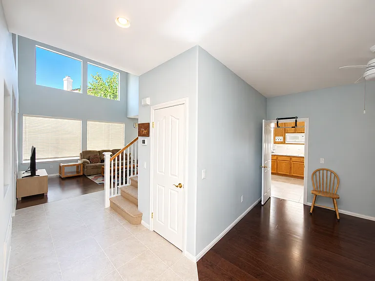 3574 Torrey View Ct — Photo 6