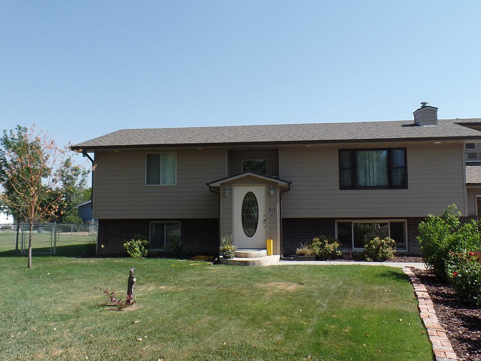 1st image of 915 Blue Sage Ct