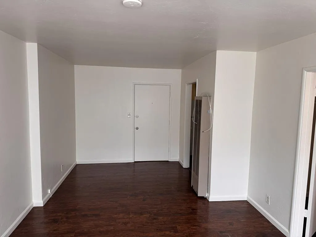 5090 College Ave, apt 3 — Photo 4