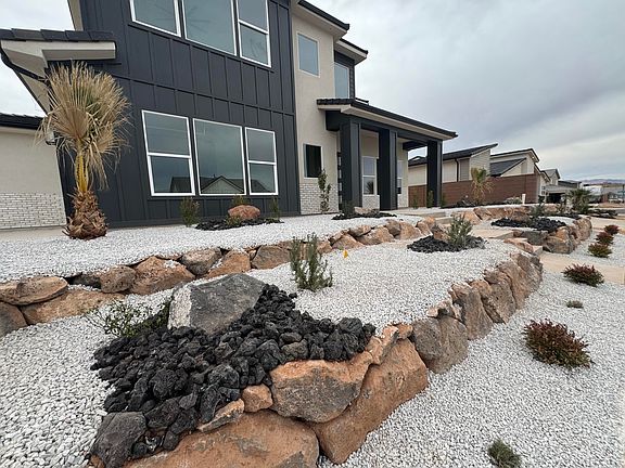 3rd image of 1272 E Marlowe Way #41