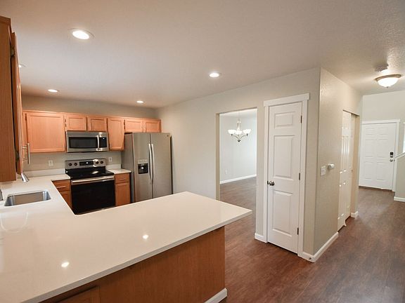5th image of 1715 186th Street Ct E