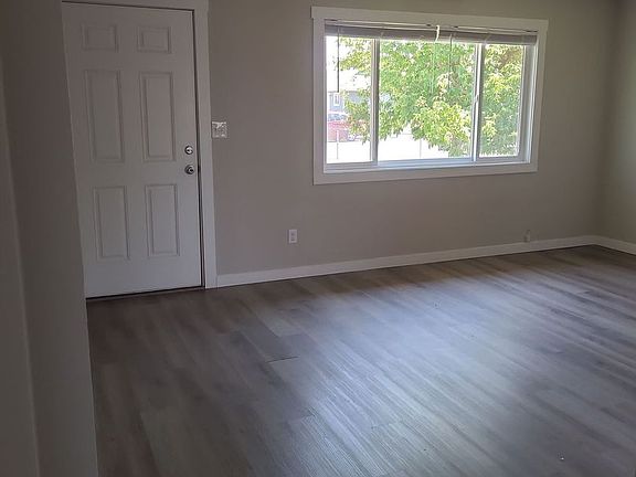 4th image of 1105 Arlington Dr