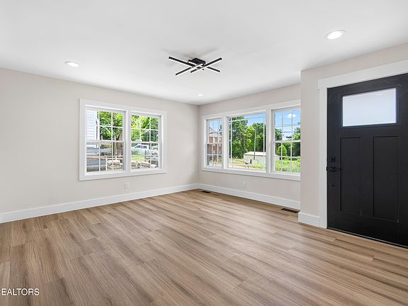 5th image of 2959 Cecil Ave