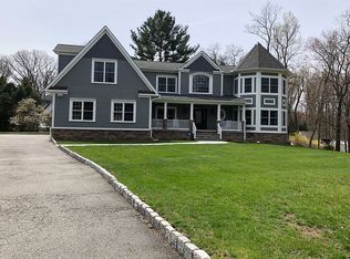 170 Fardale Ave, Mahwah, NJ 07430