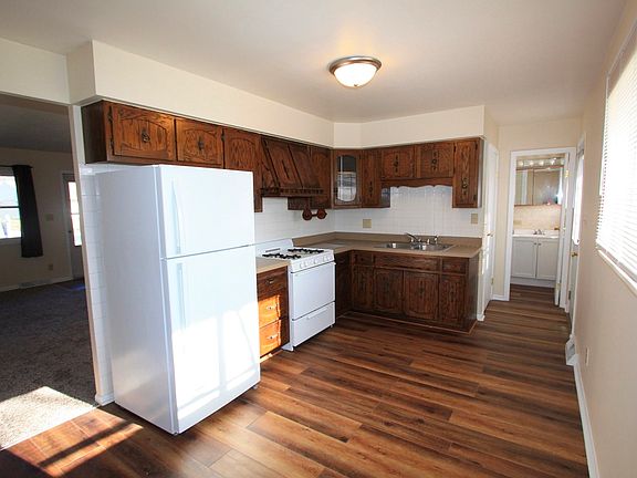 4th image of 811 Cypress Ln