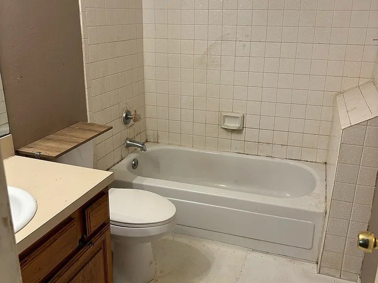 1368 Old Jamestown Ct — Photo 13