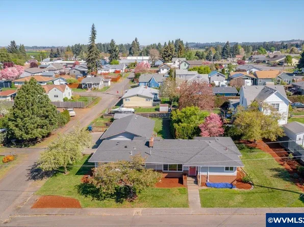 221 SE Church St, Sublimity, OR 97385