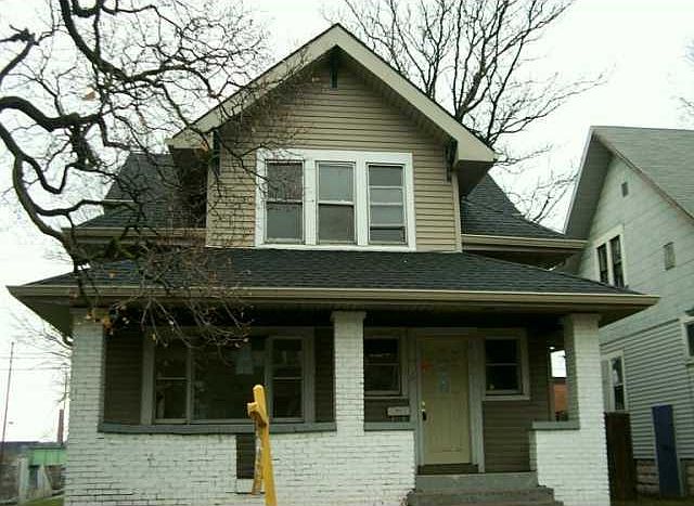 1st image of 4 N Woodland Dr