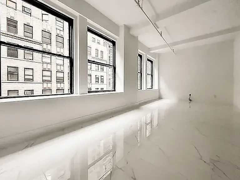 248 W 35th St #703 — Photo 6