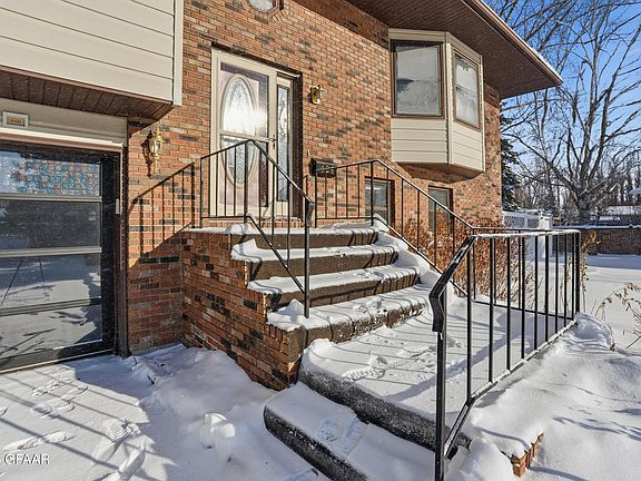 2nd image of 126 Pembina Ct
