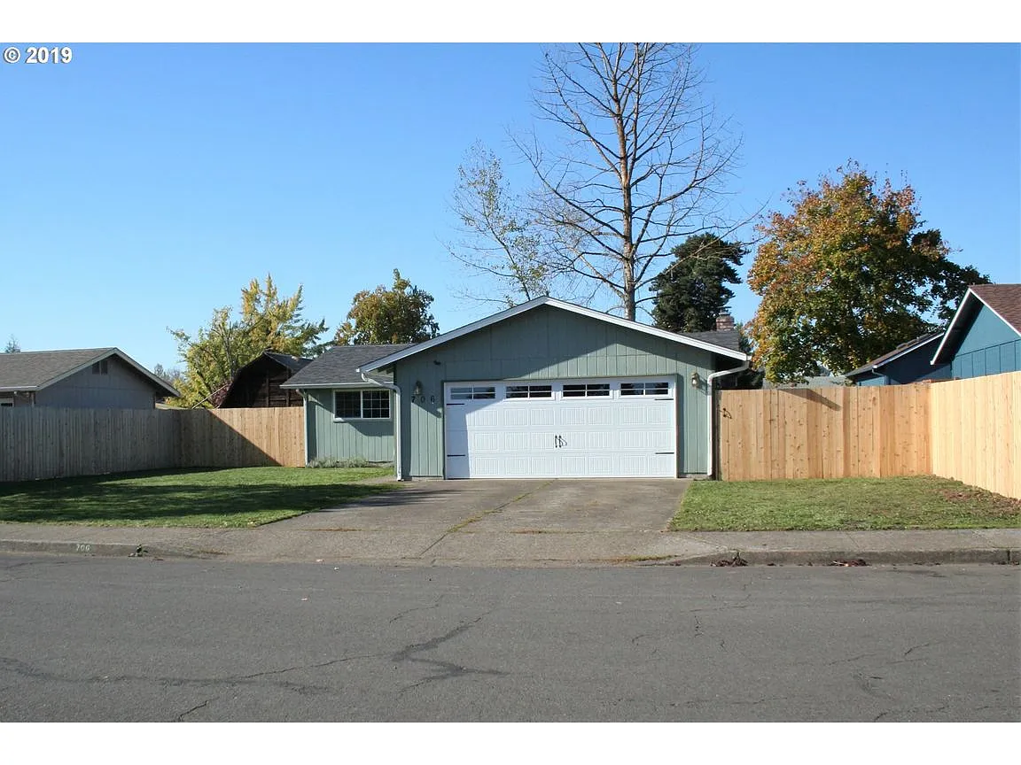 706 Nebraska St photo 1