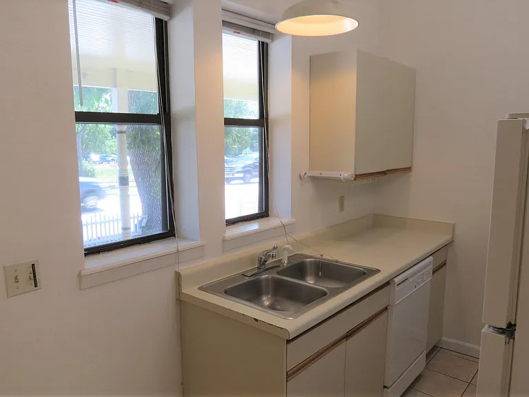 2927 Broadway St #1 — Photo 36