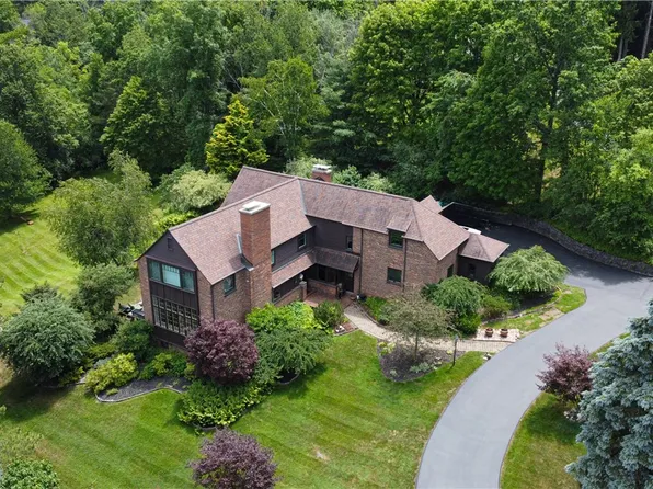 1715 Sherman Dr, New Hartford, NY 13413