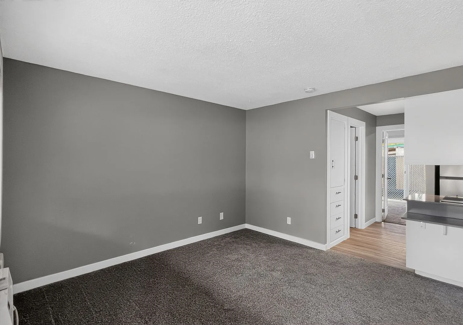 1 bed, 1.0 bath, 800 sqft, $1,200 — Photo 3
