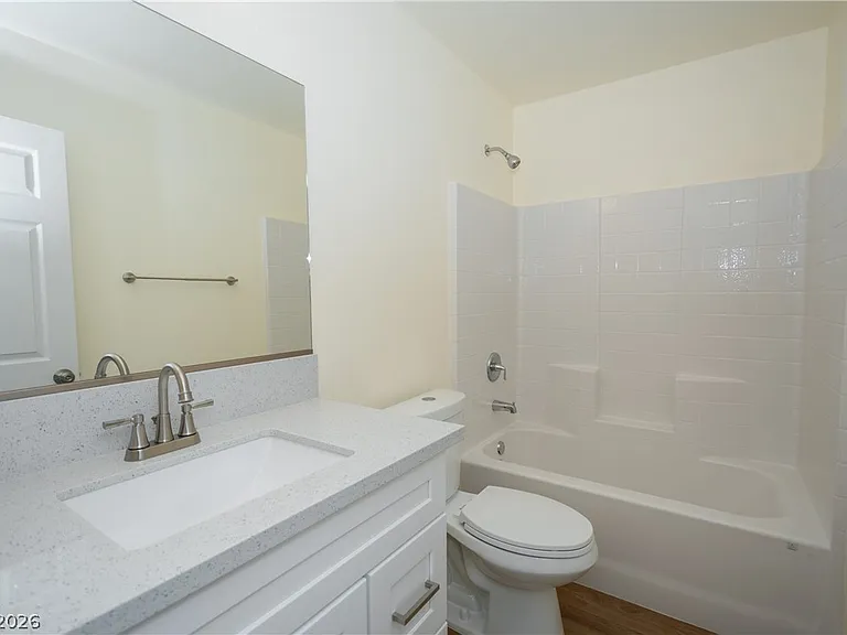 660 San Lorenzo St #1 — Photo 14