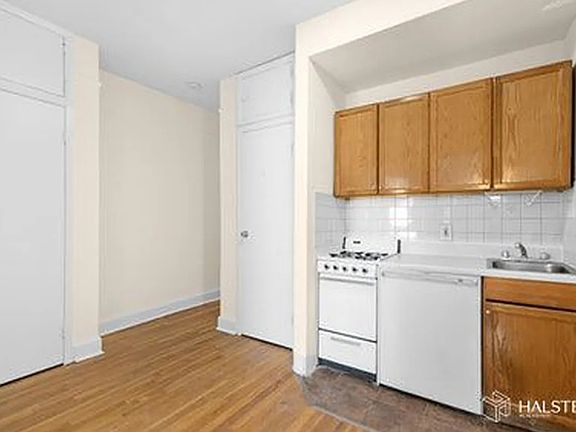2nd image of 161 Prince St APT 12