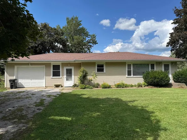 9075 E Orchard Ln, Churubusco, IN 46723