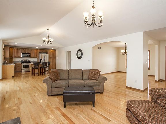 5th image of 4227 Deena Dr